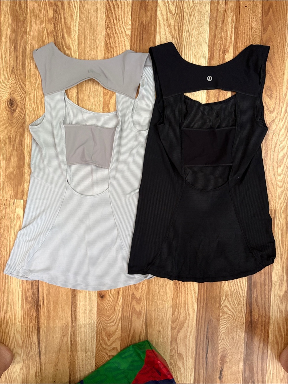 lululemon athletica Open-Back Tank Top - Black & Light Gray size 4